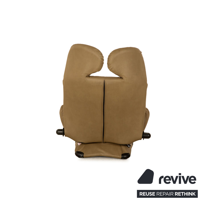Fauteuil Cassina Wink en cuir vegan (GAVIN 108) vert olive, rembourrage manuel
