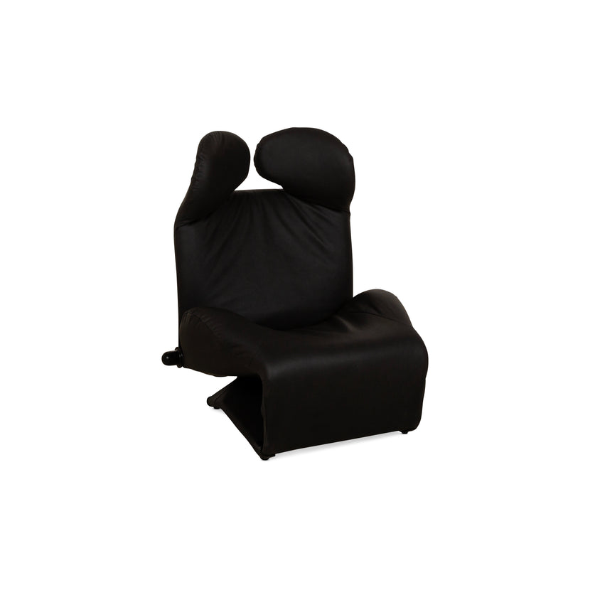 Fauteuil Cassina Wink en cuir vegan (GAVIN 117) gris foncé, revêtement noir