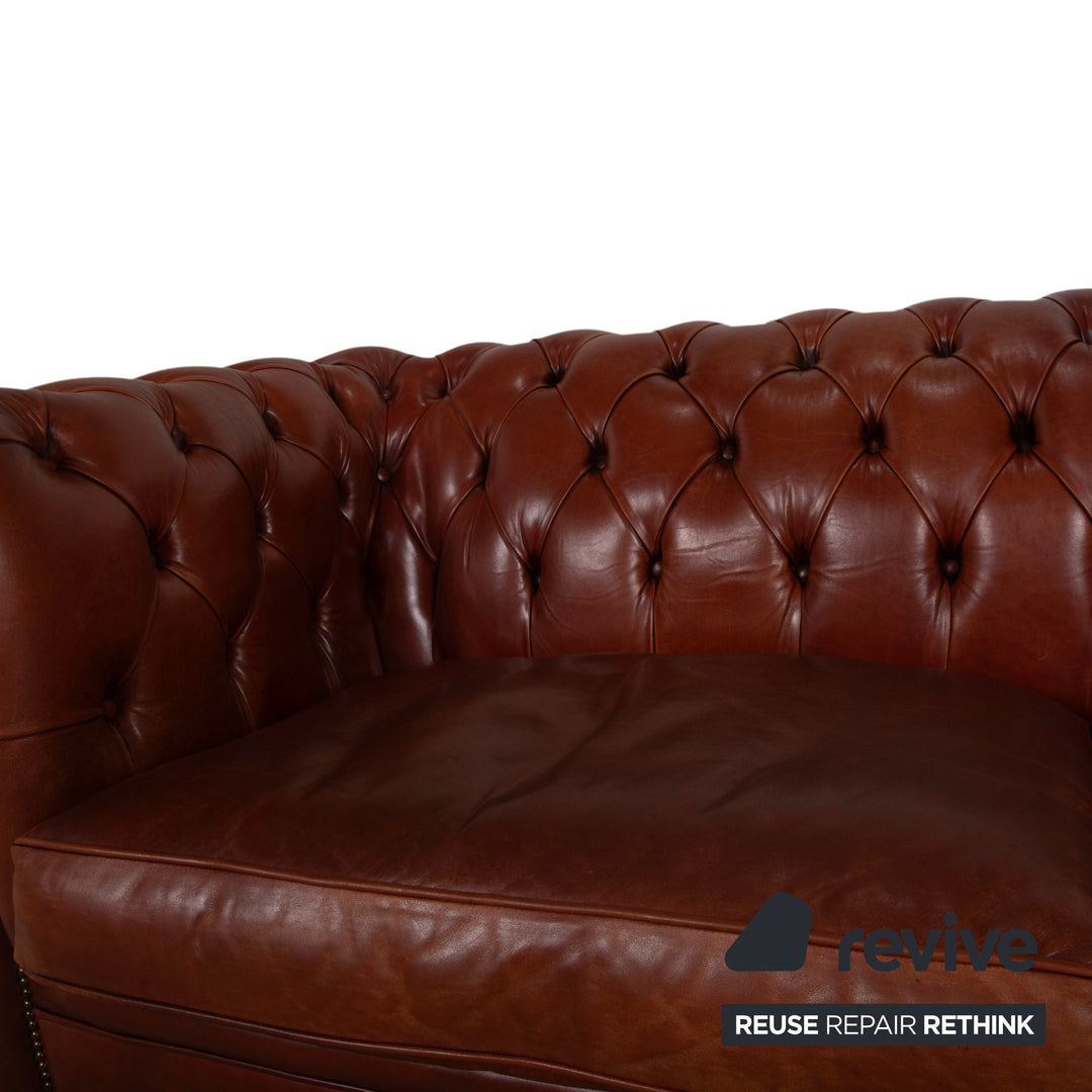 Ensemble Chesterfield en cuir : canapé trois places, 2 fauteuils, pouf, marron, vintage