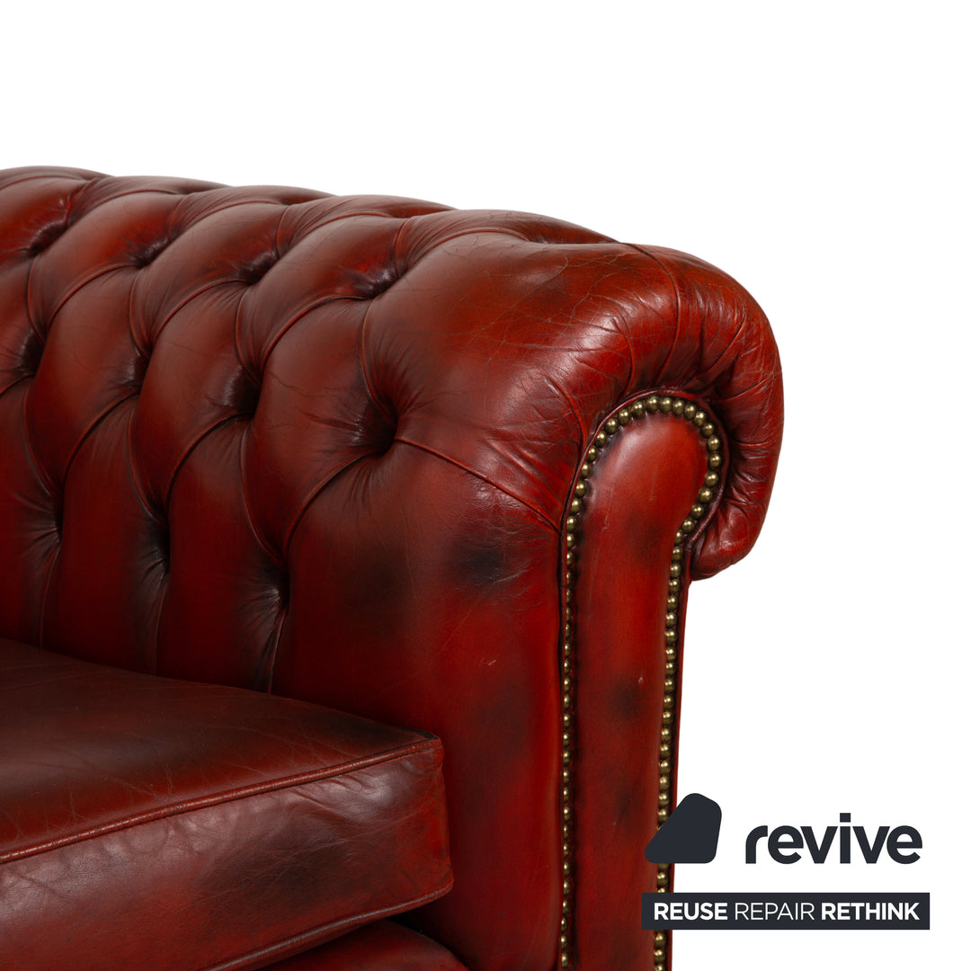 Canapé Chesterfield en cuir marron et rouge, quatre places