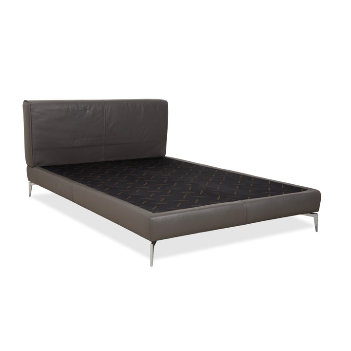 Lit en cuir Christine Kröncke, sommier tapissier marron taupe