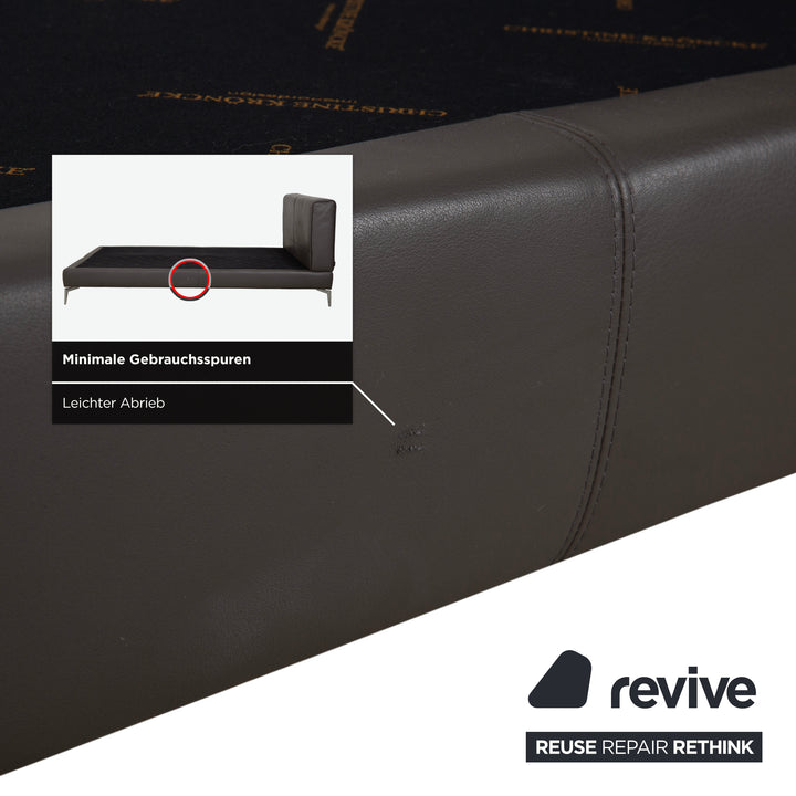 Lit en cuir Christine Kröncke, sommier tapissier marron taupe