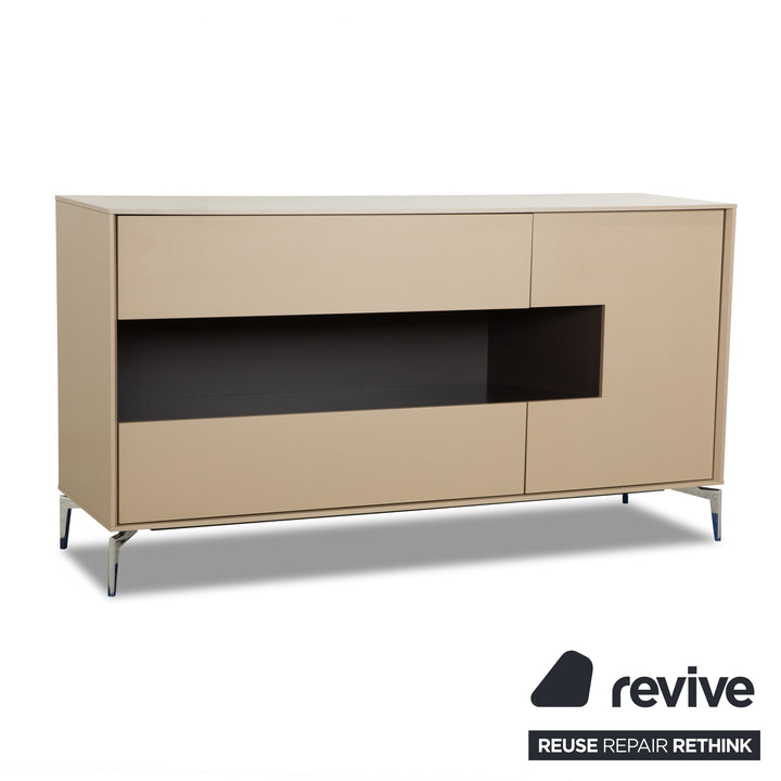 Christine Kröncke Slot Holz Sideboard Beige indirekte Beleuchtung