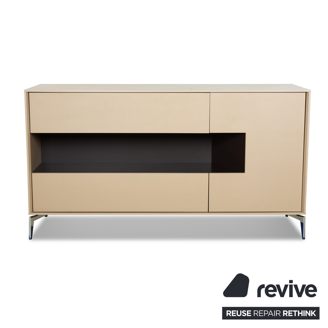 Christine Kröncke Slot Holz Sideboard Beige indirekte Beleuchtung