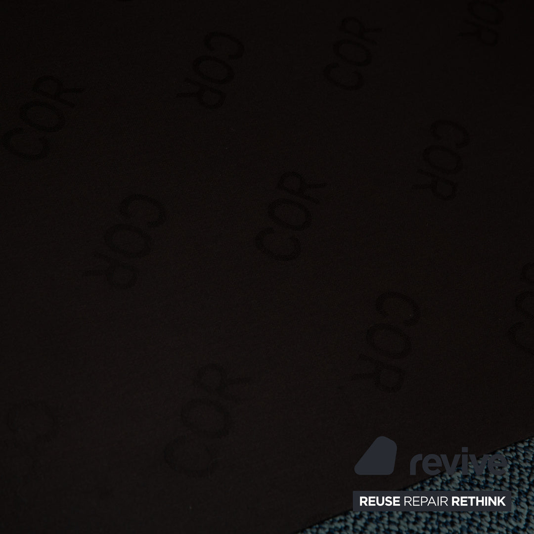 Réfection du canapé trois places COR Conseta en tissu bleu, vert, turquoise et gris