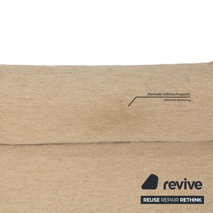 Canapé deux places en tissu beige Cor Conseta avec appuie-têtes