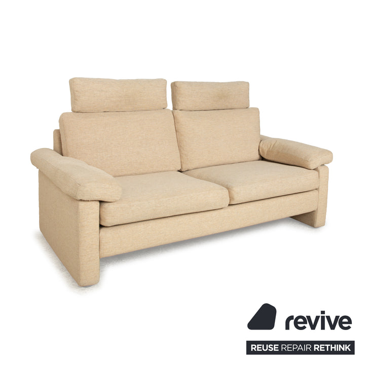 Canapé deux places en tissu beige Cor Conseta avec appuie-têtes