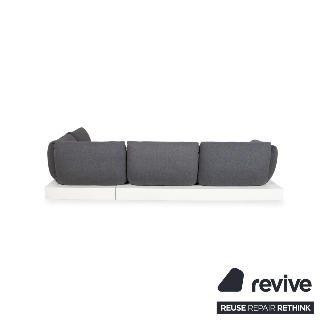 COR Jalis Ecksofa Stoff Grau Podest Weiß Couch Recamire Rechts