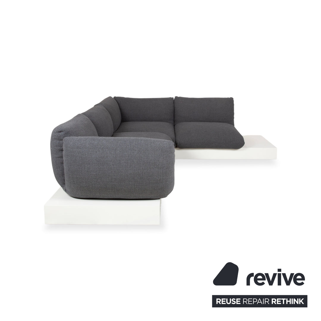 COR Jalis Ecksofa Stoff Grau Podest Weiß Couch Recamire Rechts