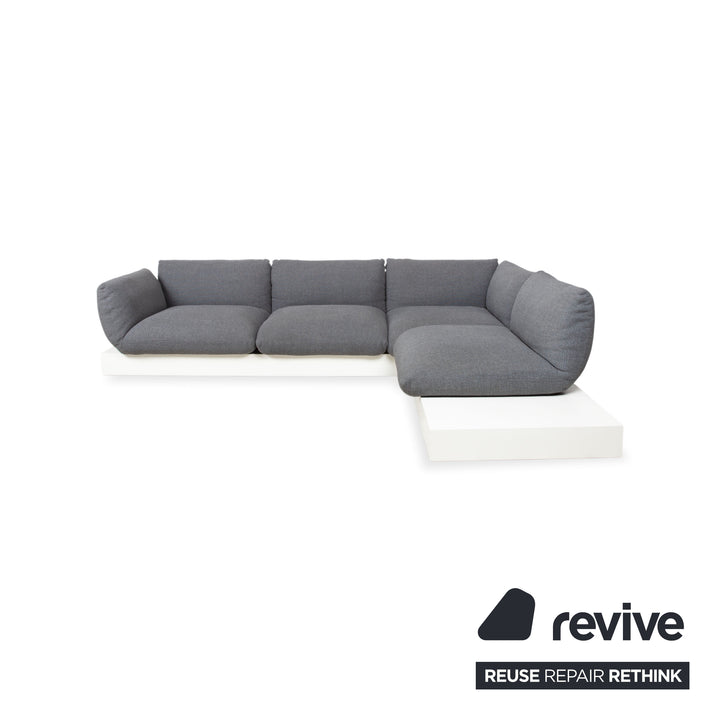 COR Jalis Ecksofa Stoff Grau Podest Weiß Couch Recamire Rechts