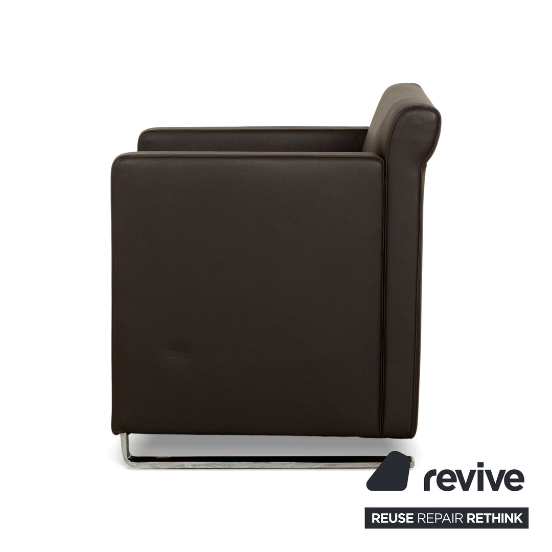 Cor Quandt leather armchair dark brown