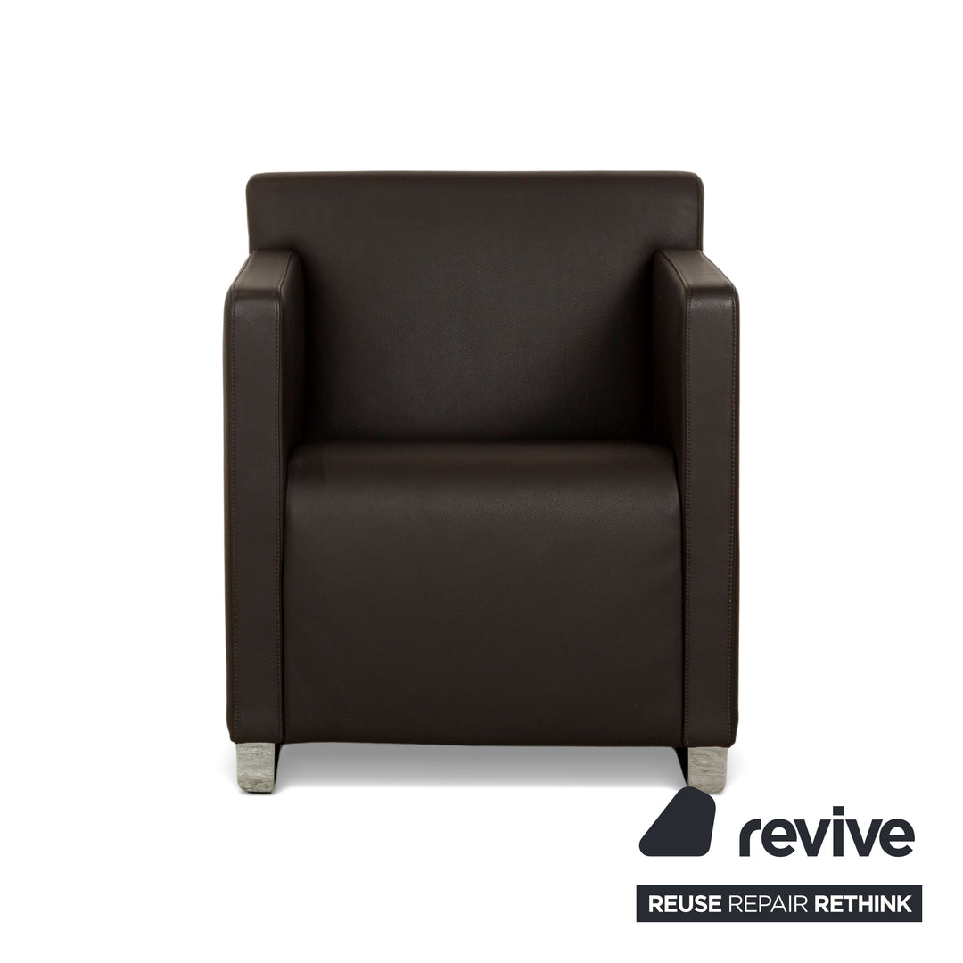 Cor Quandt leather armchair dark brown