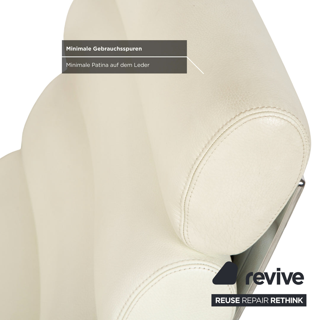 Fauteuil cantilever en cuir Cor Sinus, blanc crème, avec repose-pieds