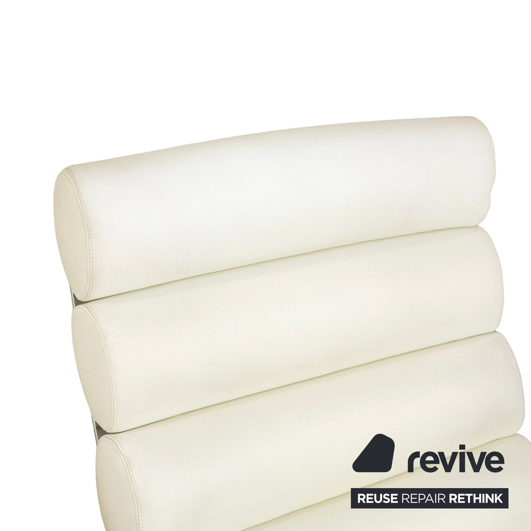 Fauteuil cantilever en cuir Cor Sinus, blanc crème, avec repose-pieds