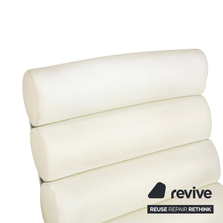 Fauteuil cantilever en cuir Cor Sinus, blanc crème, avec repose-pieds