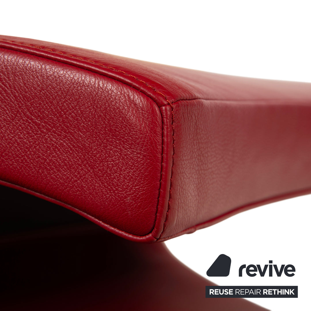 Reposapiés de cuero rojo de Sede DS 152