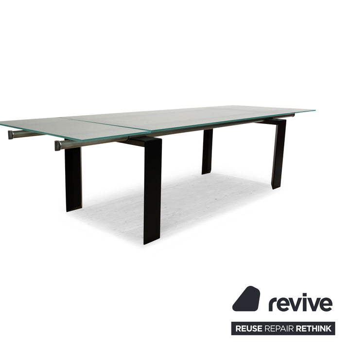 Table à manger extensible en verre sur pilotis Desalto argentée et noire