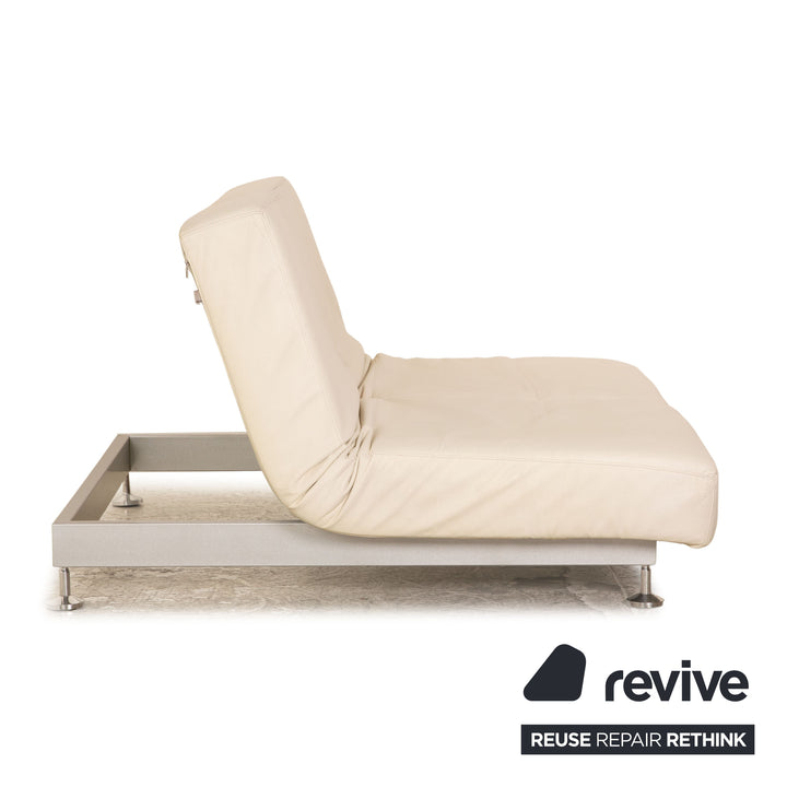 Edra Damier læder to-personers creme sofa med manuel relax- og sovefunktion