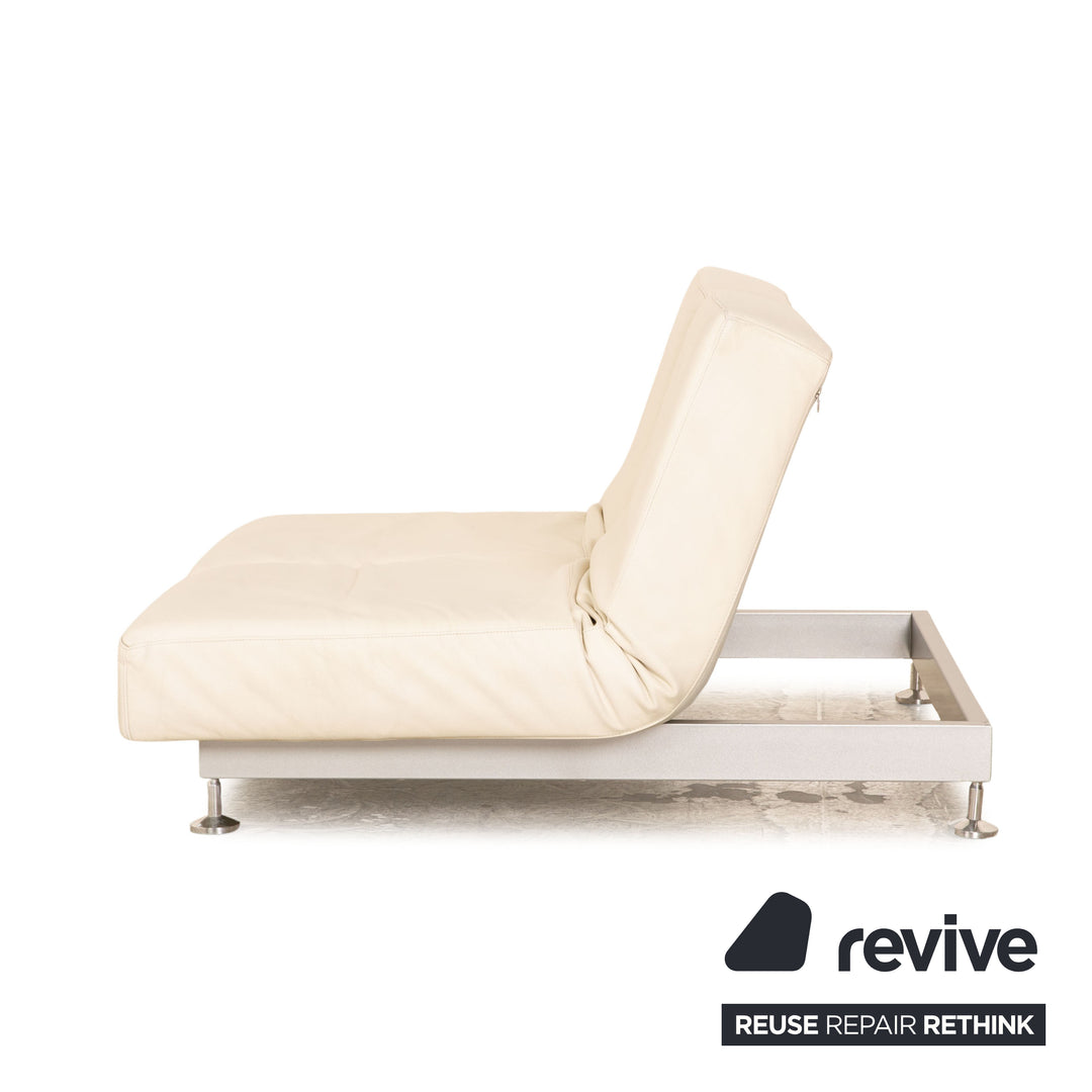 Edra Damier læder to-personers creme sofa med manuel relax- og sovefunktion