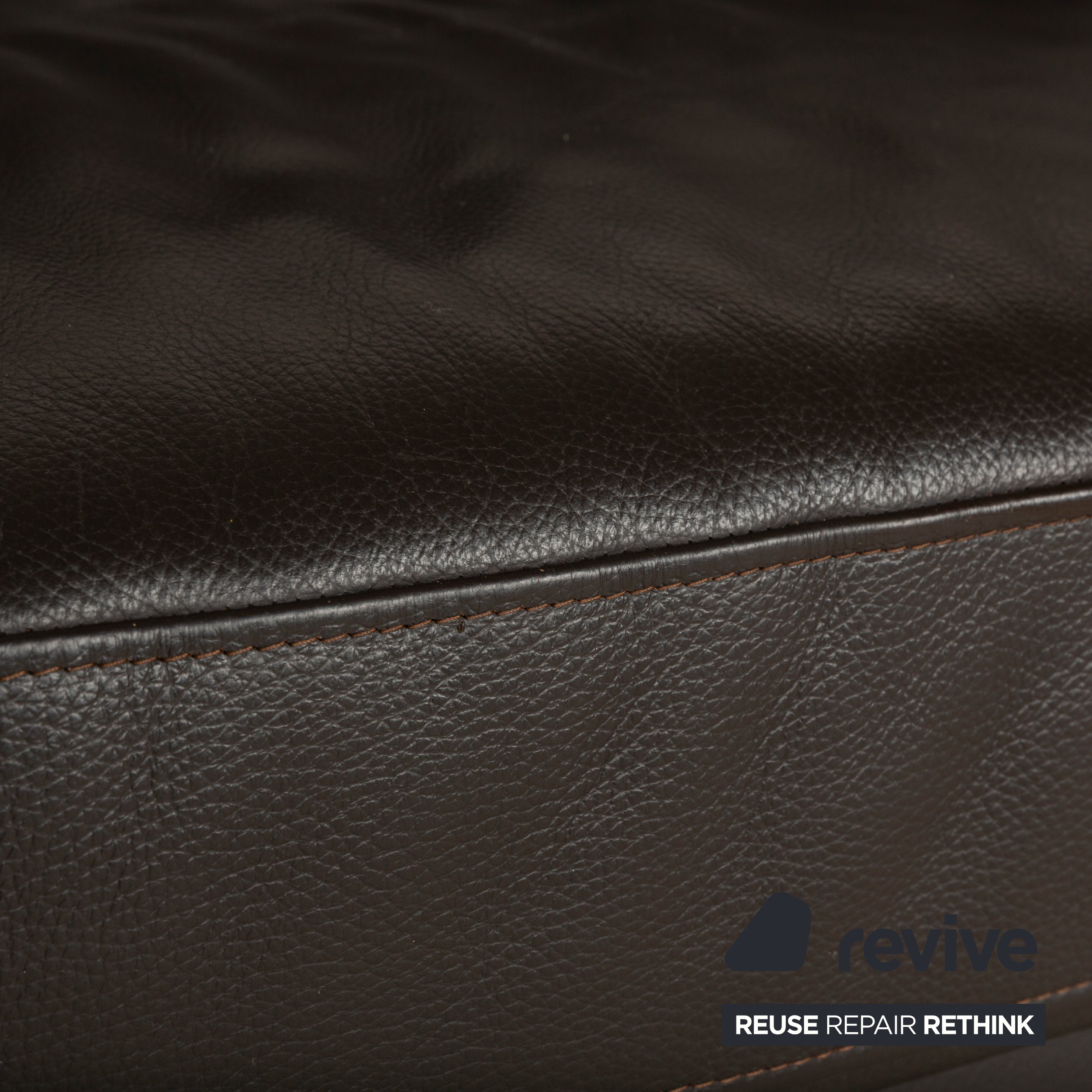 Canapé trois places en cuir marron foncé Ewald Schillig