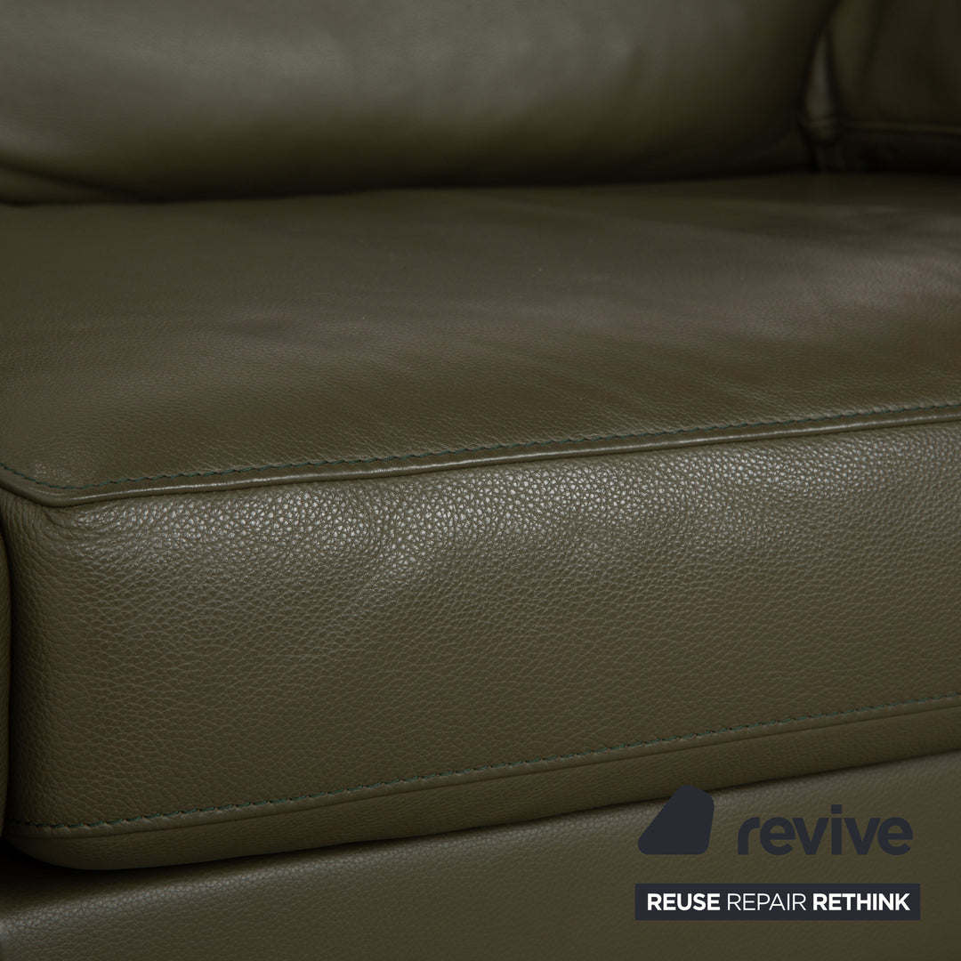 Canapé deux places en cuir vert olive FSM Claro avec fonctions manuelles et électriques