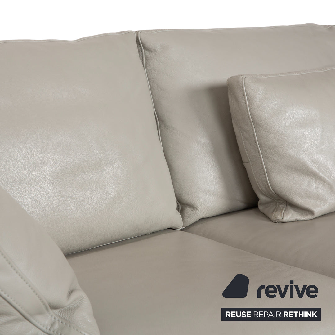 Canapé ottoman trois places en cuir FSM Clarus, gris galet, avec fonction manuelle