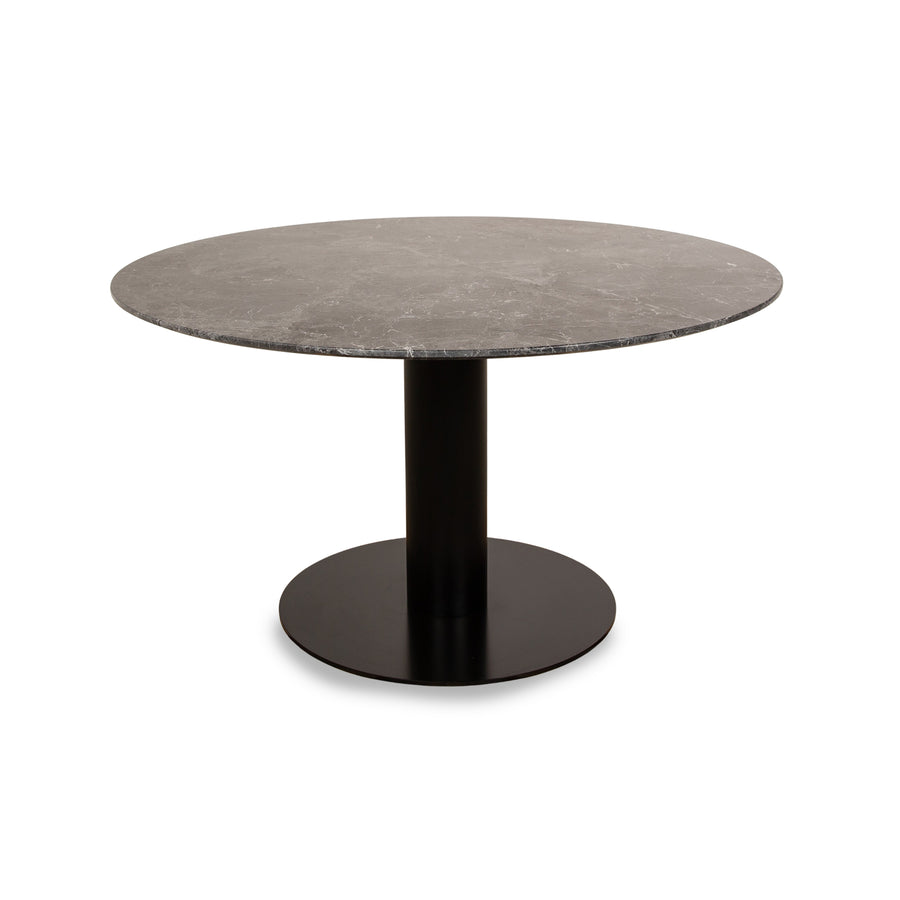 Gubi 2.0 Marble Dining Table Black Column Base Black 130 x 130 x 72 cm