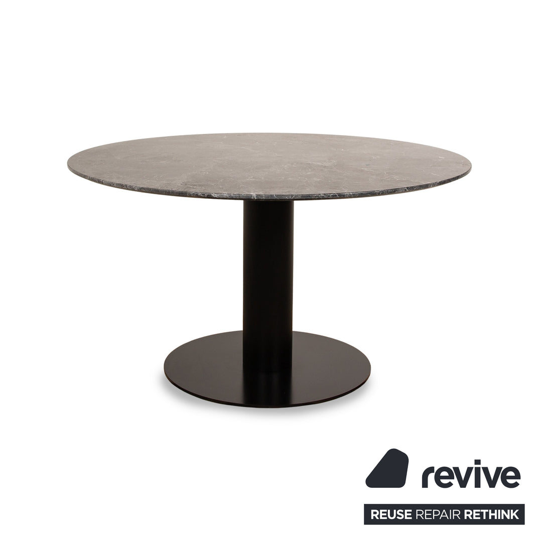 Gubi 2.0 Marble Dining Table Black Column Base Black 130 x 130 x 72 cm