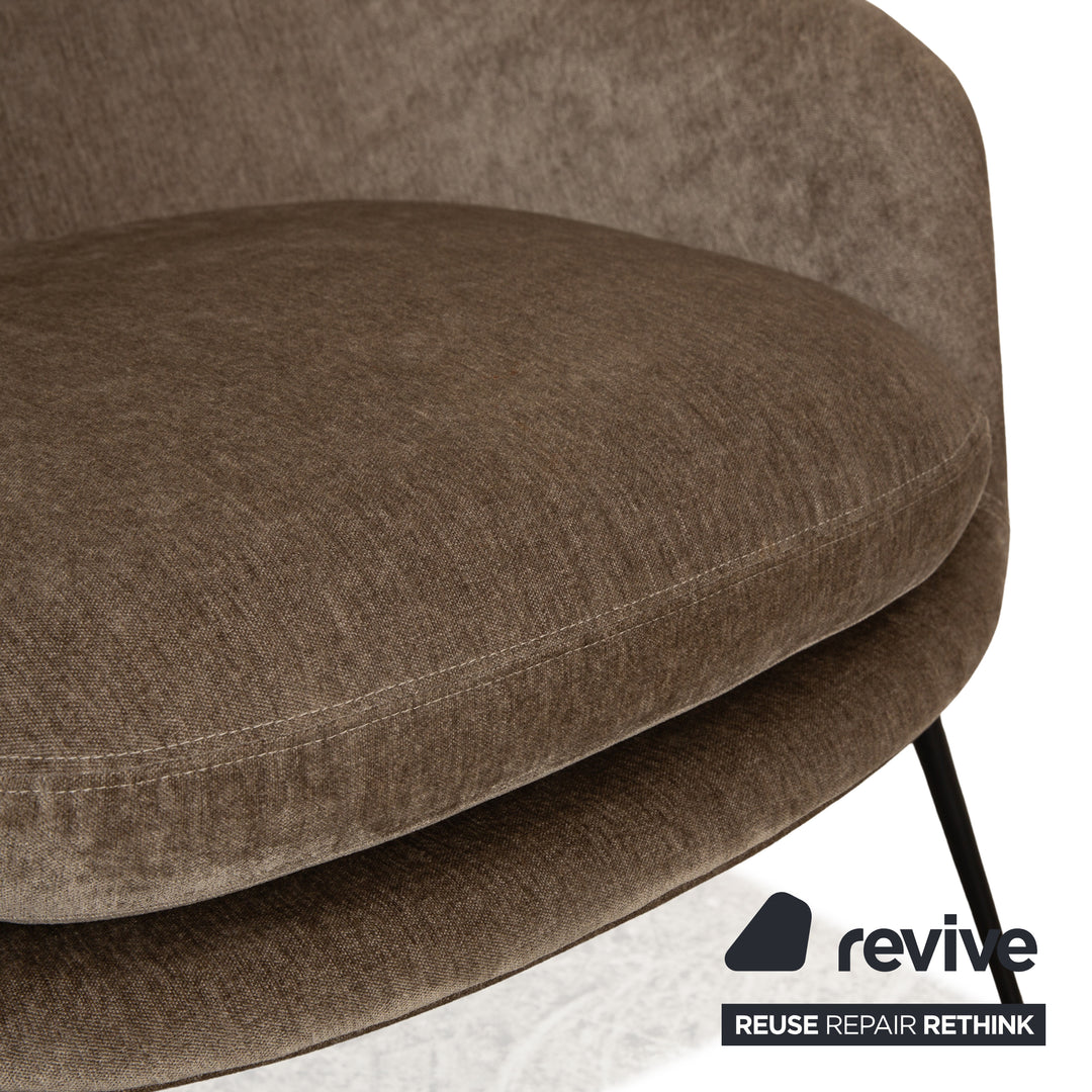 Gubi BAT fauteuil en tissu marron marron vert structure noir