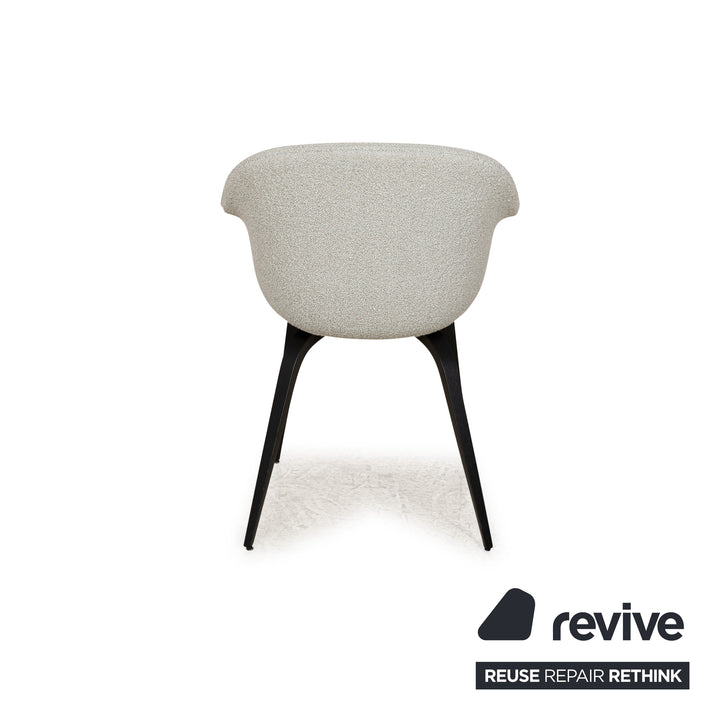 Chaise de salle à manger Gubi Bat Chair Grey Chaise à coque rembourrée Chaise de salle à manger Pieds en bois