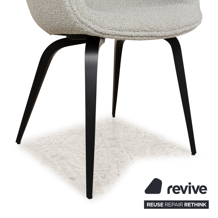 Chaise de salle à manger Gubi Bat Chair Grey Chaise à coque rembourrée Chaise de salle à manger Pieds en bois
