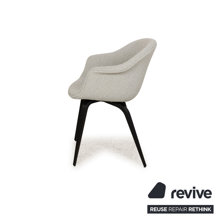 Chaise de salle à manger Gubi Bat Chair Grey Chaise à coque rembourrée Chaise de salle à manger Pieds en bois