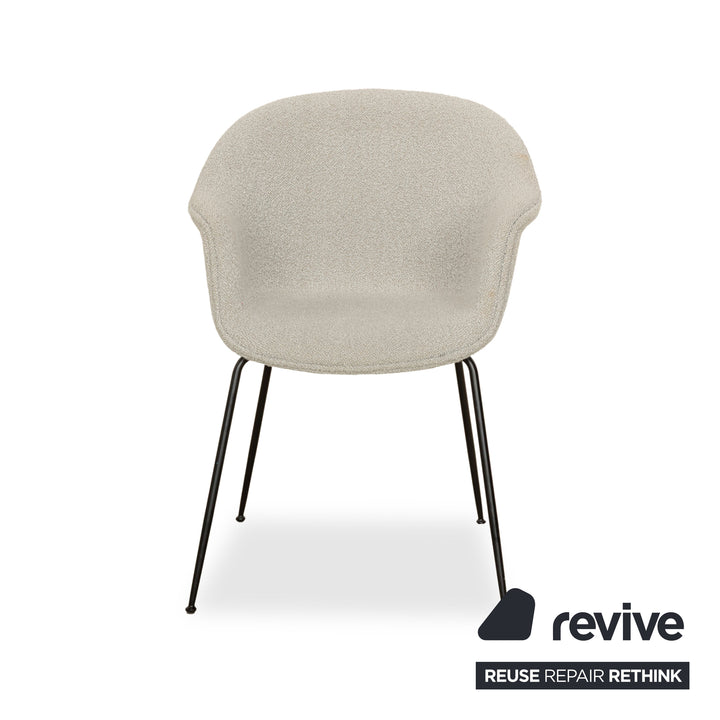Chaise Beetle BAT en tissu gris de Gubi