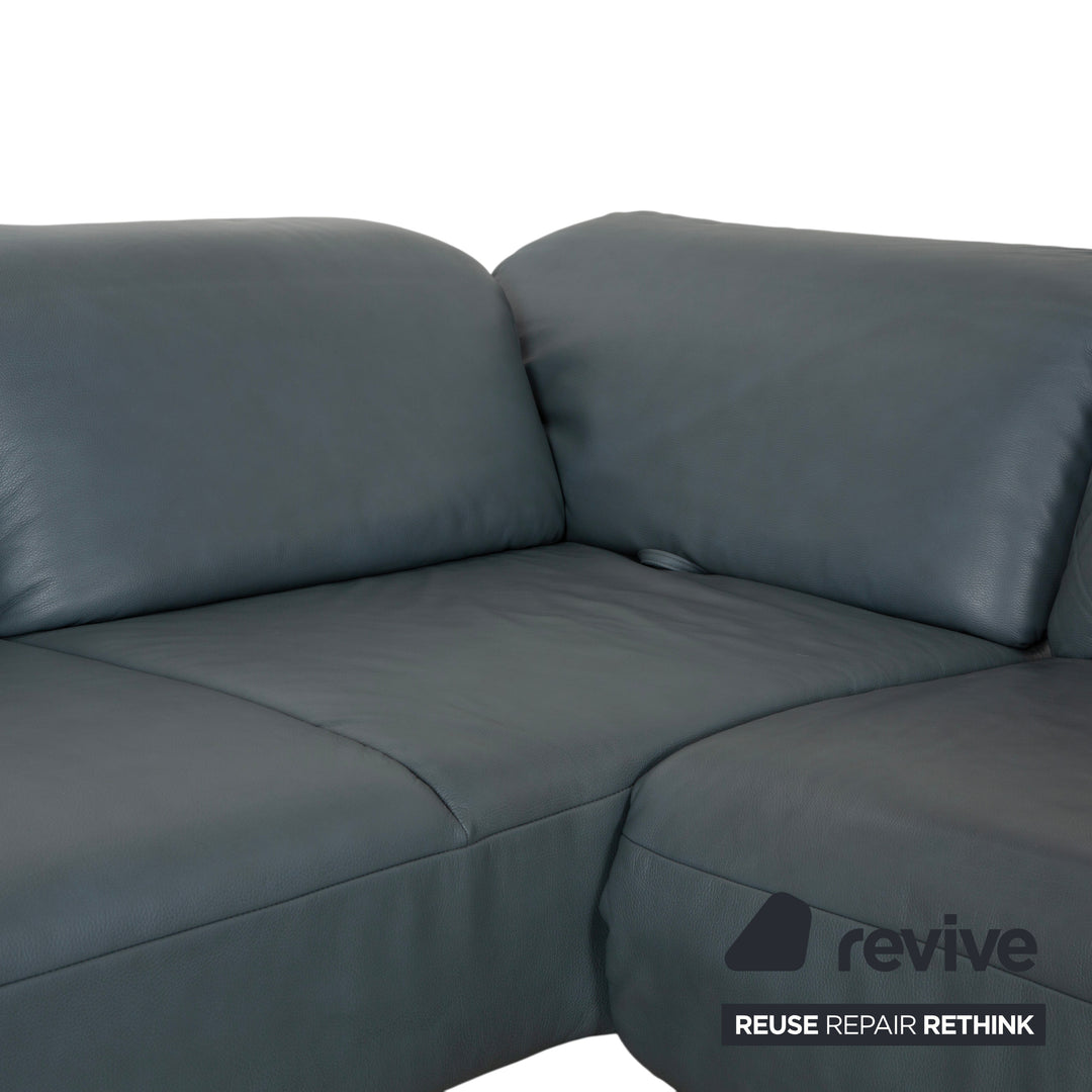 Canapé d'angle en cuir Himolla Biella, bleu-gris pétrole, réglage manuel et électrique.