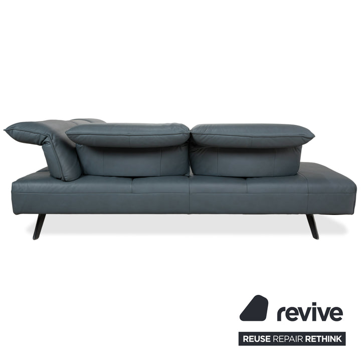 Canapé d'angle en cuir Himolla Biella avec pouf, bleu-gris pétrole, réglage manuel et électrique.