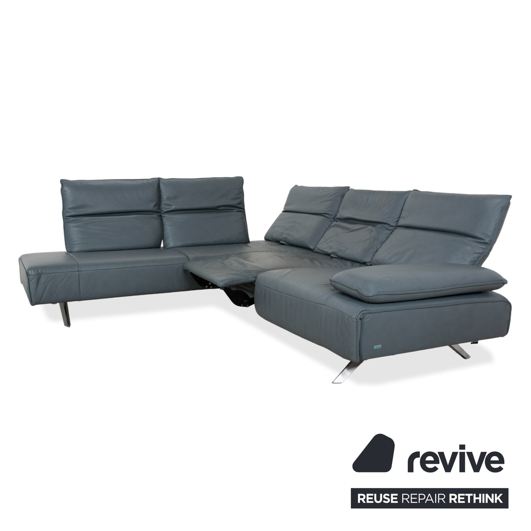 Canapé d'angle en cuir Himolla Biella avec pouf, bleu-gris pétrole, réglage manuel et électrique.