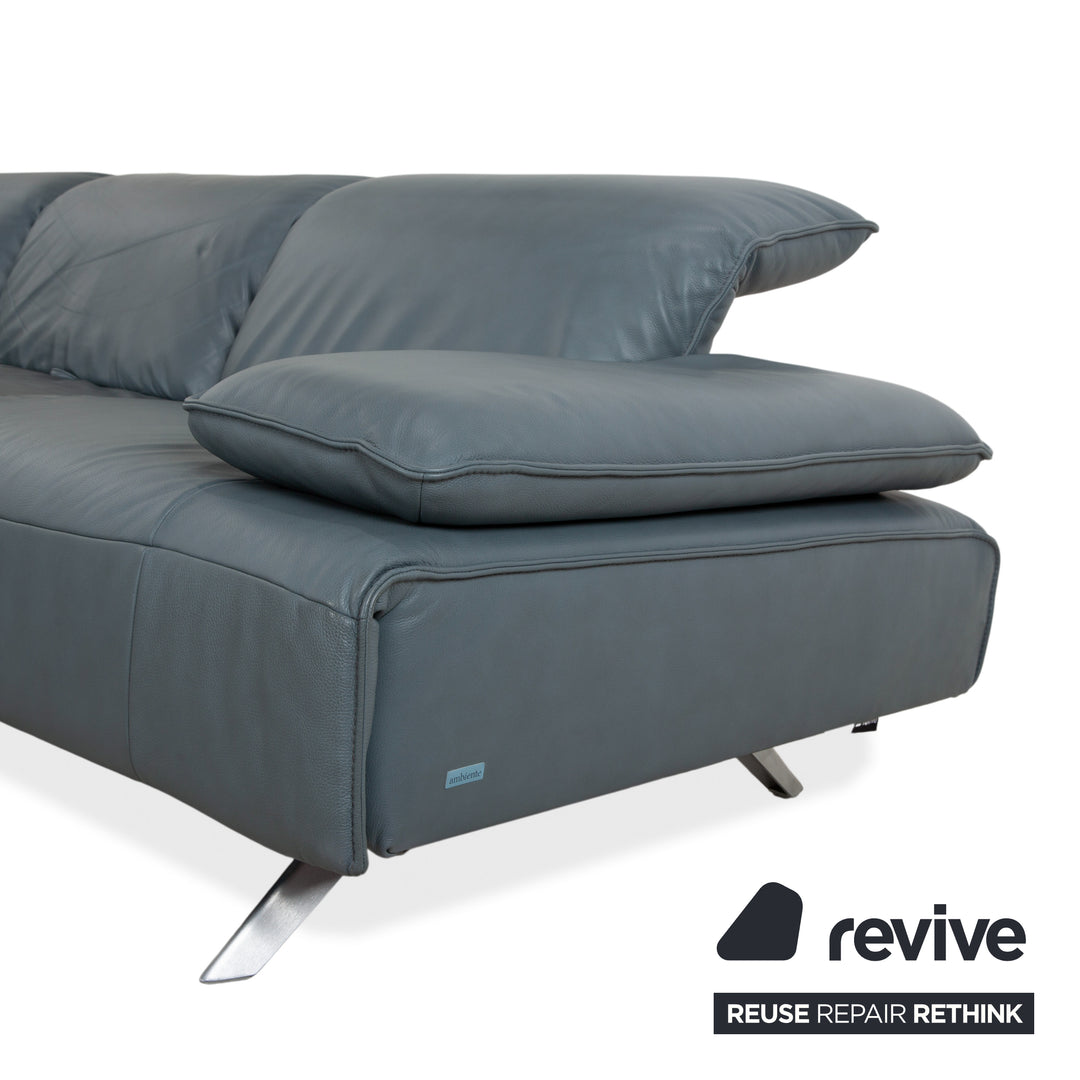 Canapé d'angle en cuir Himolla Biella avec pouf, bleu-gris pétrole, réglage manuel et électrique.