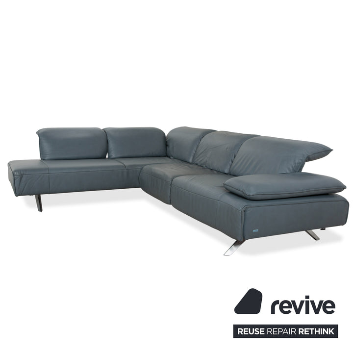 Canapé d'angle en cuir Himolla Biella avec pouf, bleu-gris pétrole, réglage manuel et électrique.