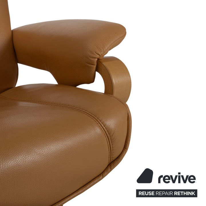 Fauteuil en cuir Himolla marron cognac avec pouf