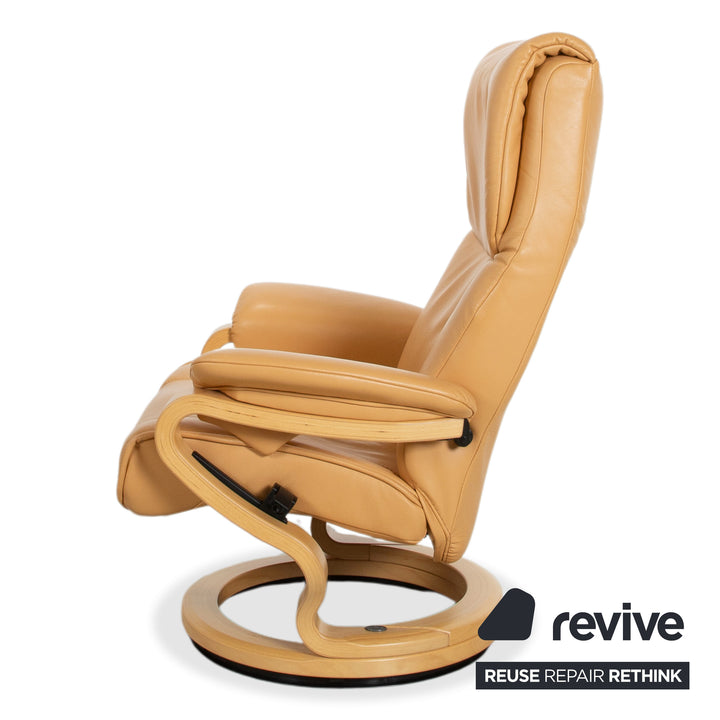 Fauteuil en cuir Himolla marron cognac avec pouf