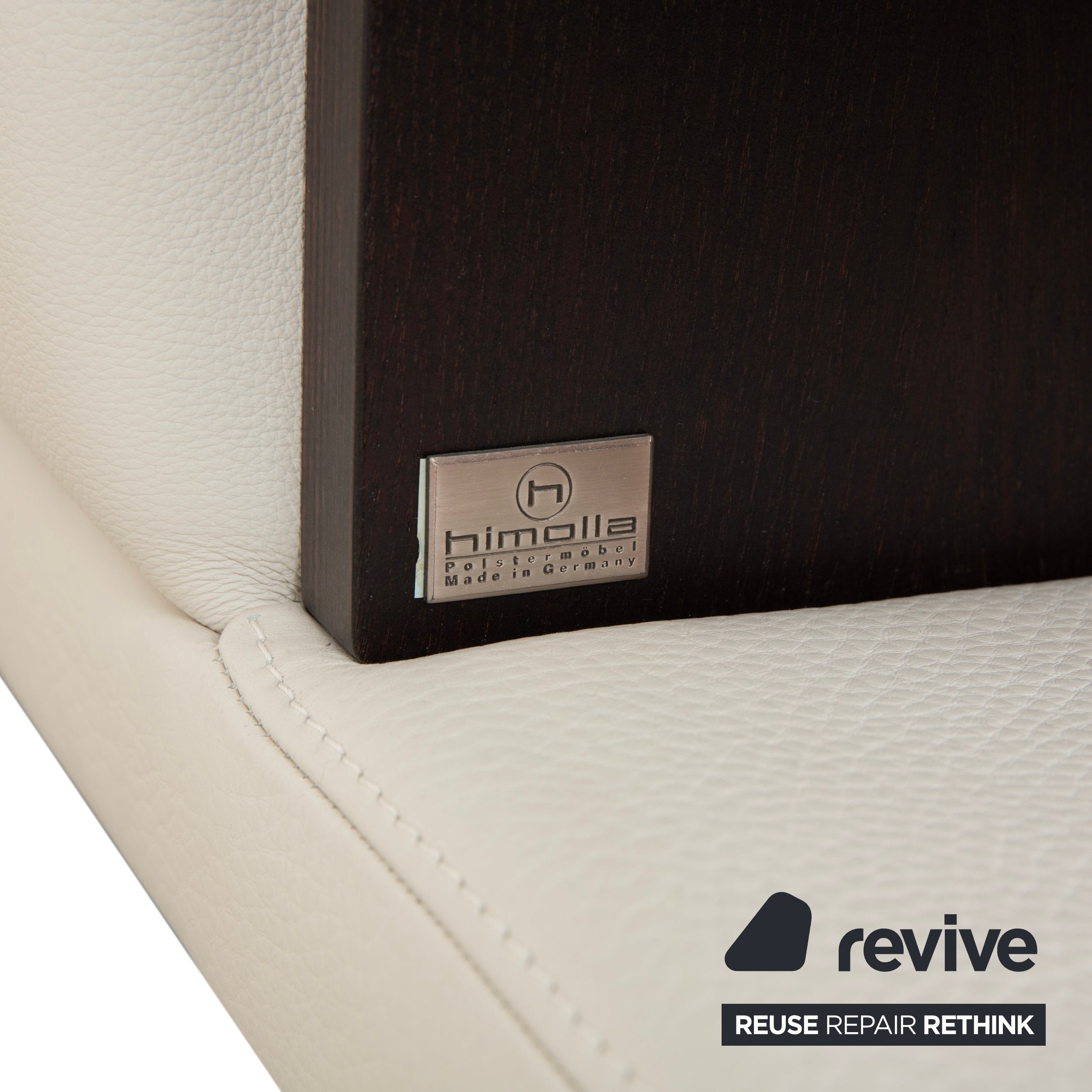 Canapé deux places Himolla en cuir crème et bois blanc