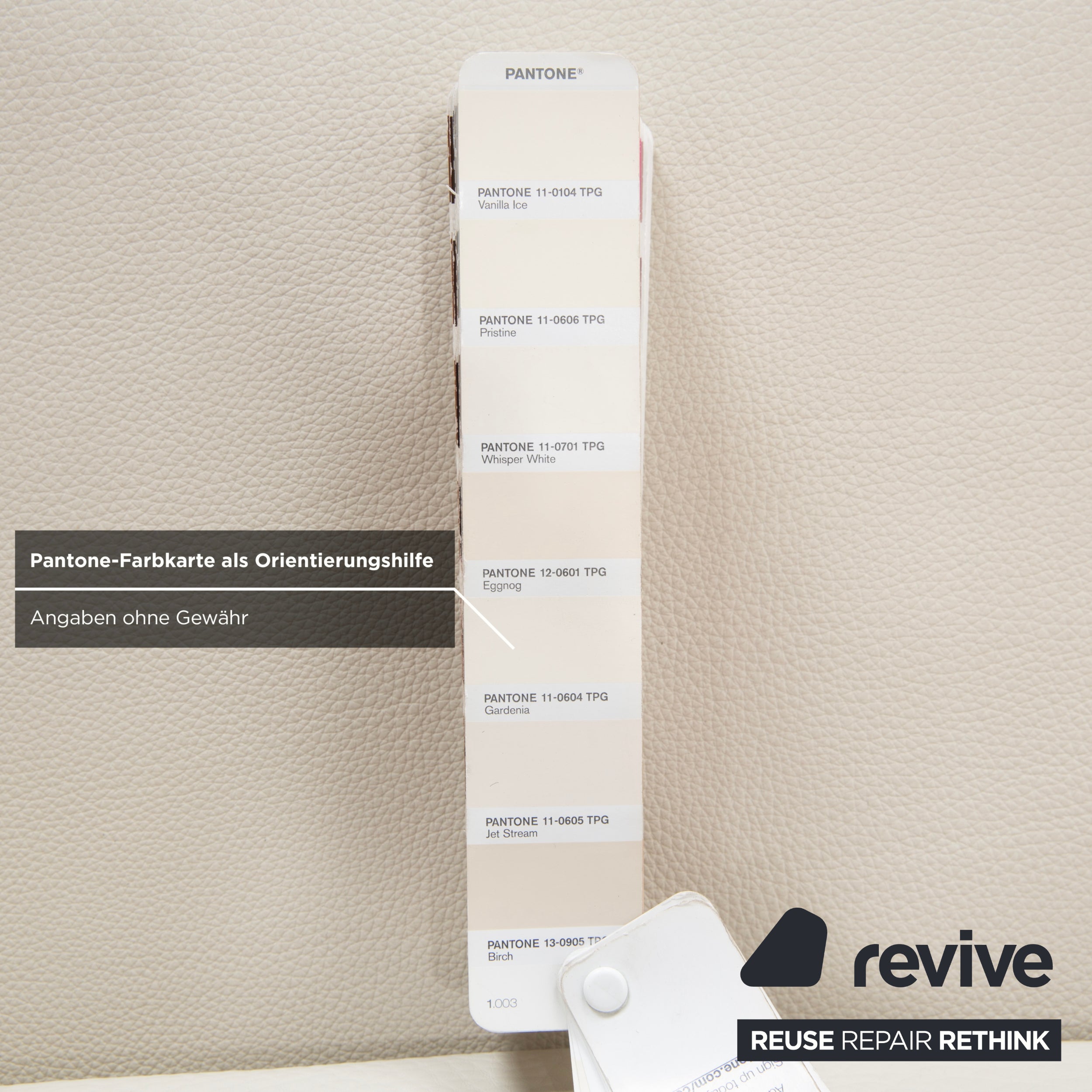 Canapé deux places Himolla en cuir crème et bois blanc