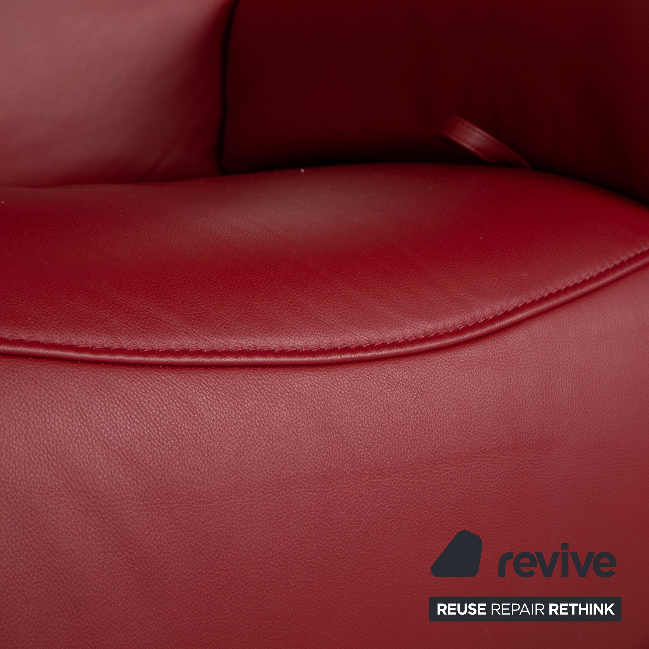 Himolla Trapez Dreisitzer Sofa Rot Bordeaux Comfort Master Collection manuelle Relaxfunktion Ablage in Wildeiche