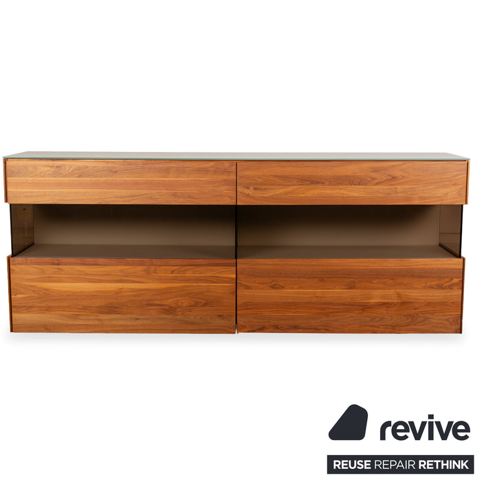 Buffet en bois Hülsta Aunis avec portes coulissantes en verre marron et vitrine