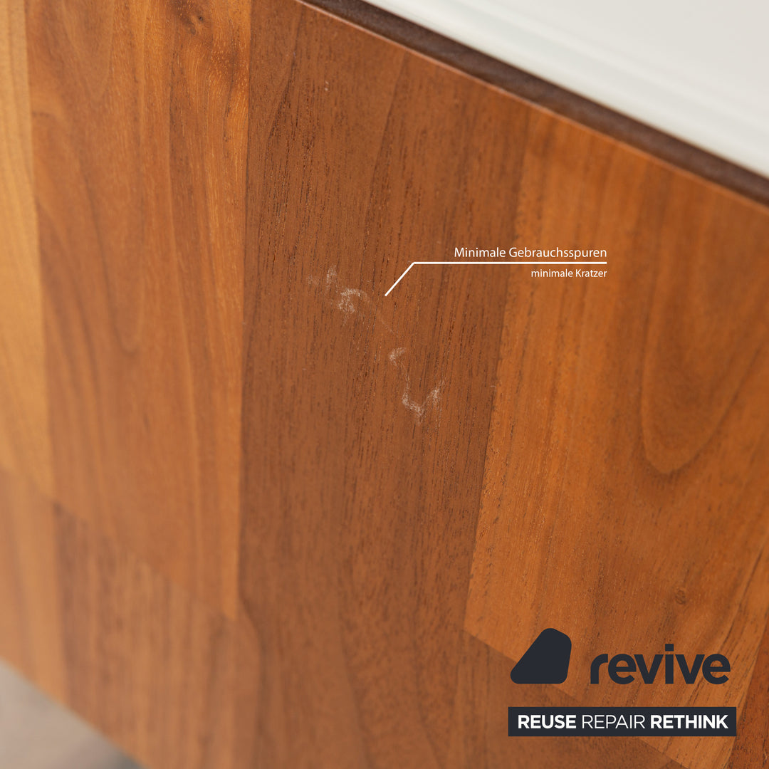 Buffet en bois Hülsta Aunis avec portes coulissantes en verre marron et vitrine