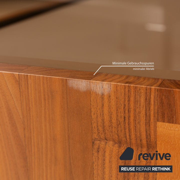 Buffet en bois Hülsta Aunis avec portes coulissantes en verre marron et vitrine