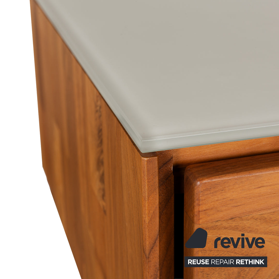 Buffet en bois Hülsta Aunis avec portes coulissantes en verre marron et vitrine