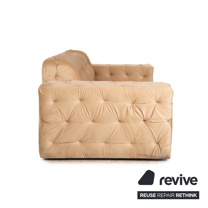 IconX STUDIOS Venus Samt Stoff Dreisitzer Beige Sofa Couch