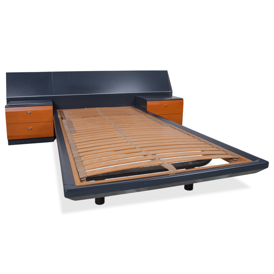 Interlübke Holz Bett Holz Dunkelblau Navyblau Braun Schlaffzimmer manuelle Funktion inkl. 2 Nachtische