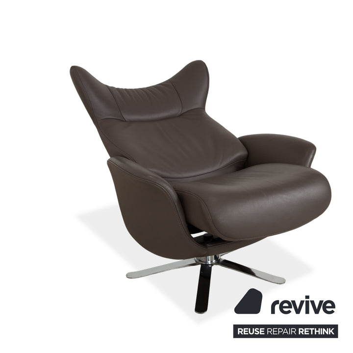 Fauteuil Joop 8115 en cuir gris taupe chromé, à réglage manuel, avec repose-pieds.